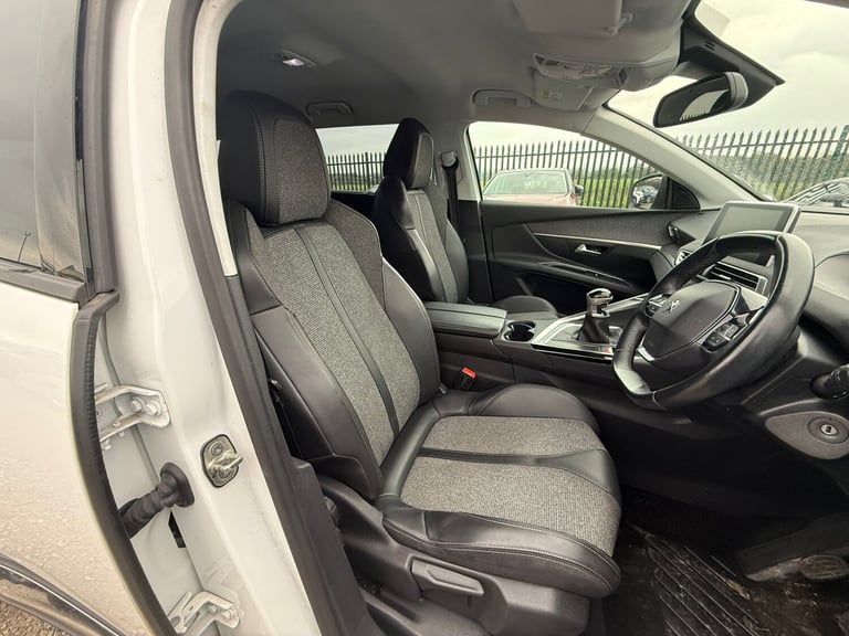 2019 69 PEUGEOT 5008 ALLURE 7 SEATER 1.2 PURETECH PETROL WHITE MANUAL EURO 6