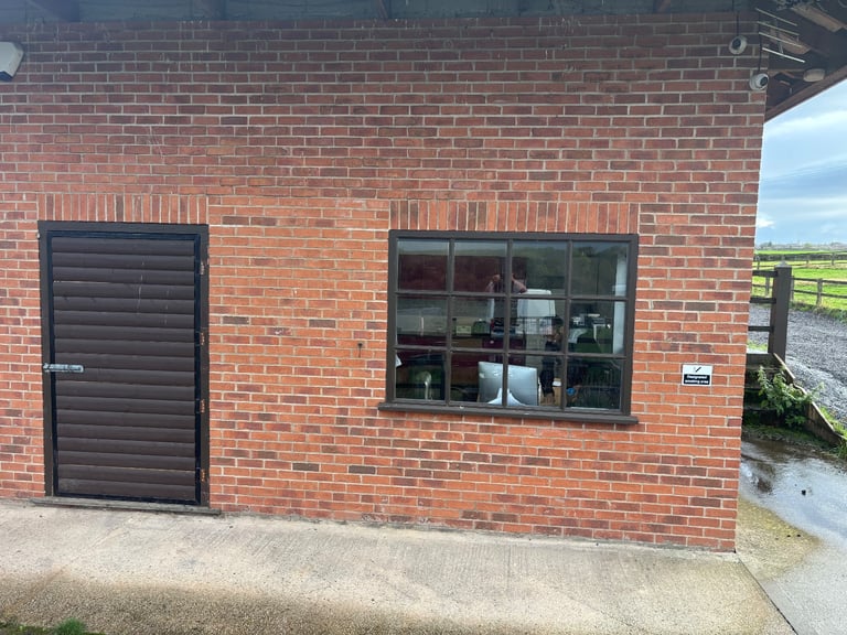 Office to Rent ( also yard space available different size lots 