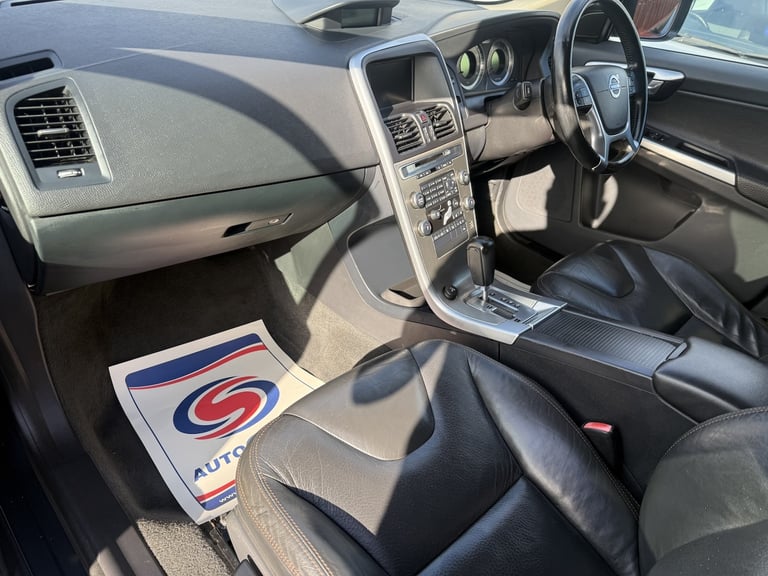 VOLVO XC60 2.0 D3 SE Lux 2010