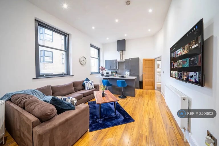 2 bedroom flat in Regent Street, Barnsley, S70 (2 bed) (#2501602)