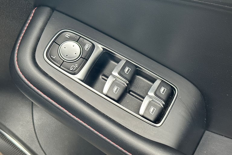 2024 MG MG HS 103407 Hatchback Automatic