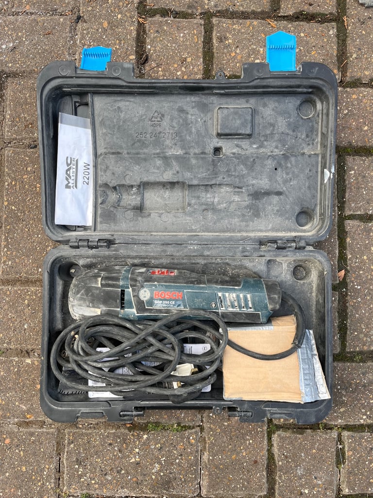 image for Bosch GOP 250 CE multi saw 220W