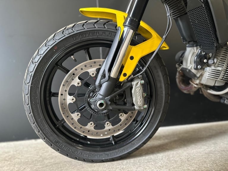 STUNNING LOW MILEAGE 2015/15 DUCATI SCRAMBLER ICON MOTORCYCLE