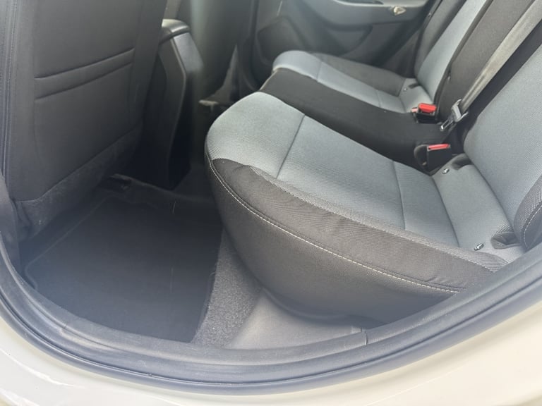 2016 Hyundai i20 1.2 GDI PREMIUM 5DR Manual Hatchback Petrol Manual