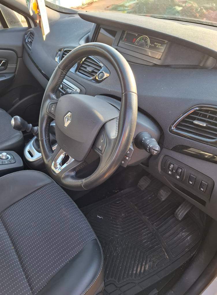 Renault, SCENIC, MPV, 2015, Manual, 1461 (cc), 5 doors