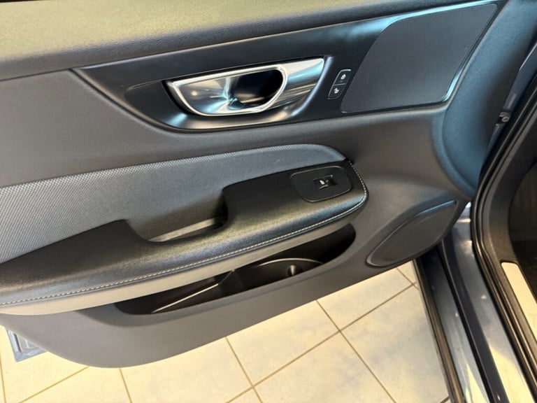  Volvo V60 2.0 D4 [190] R DESIGN Pro 5dr Auto Diesel