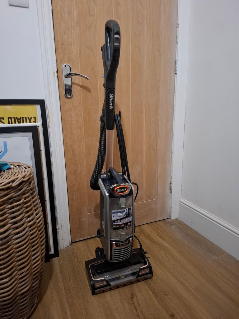 image for Shark Lift Away Vacuum Cleaner Hoover 