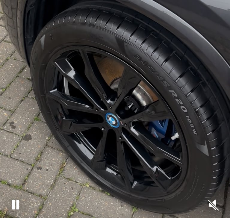 image for BMW X3 OEM wheels and tyres