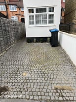 FANTASTIC Parking Space to rent in London (N21)