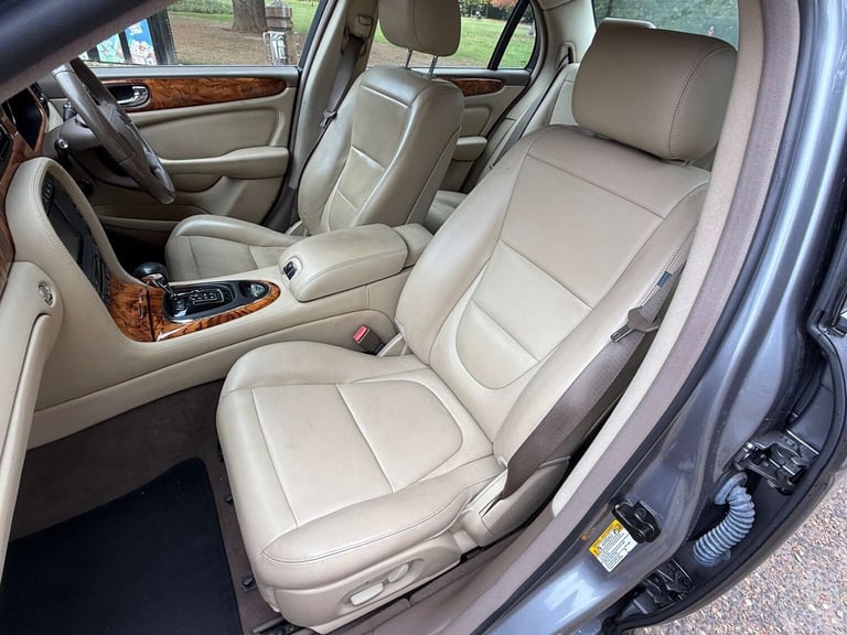 2007 Jaguar XJ 2.7 XJ Executive TDVi Auto 4dr Saloon Diesel Automatic