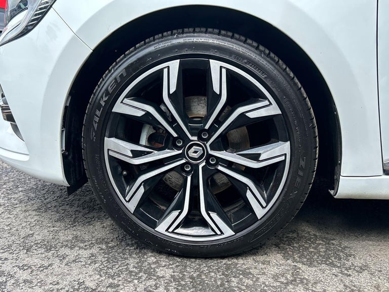 2022 Renault Clio 1.6 E-TECH full hybrid 145 Techno 5dr Auto Hatchback HYBRID ELECTRIC Automatic