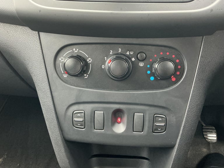 2016 Dacia Sandero Ambiance 1.2 16V 75 HATCHBACK Petrol Manual
