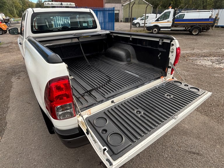 2020 Toyota Hilux 150 PS AWD Active Extra Cab Pick Up 2.4 D-4D  PICK UP Diesel Manual