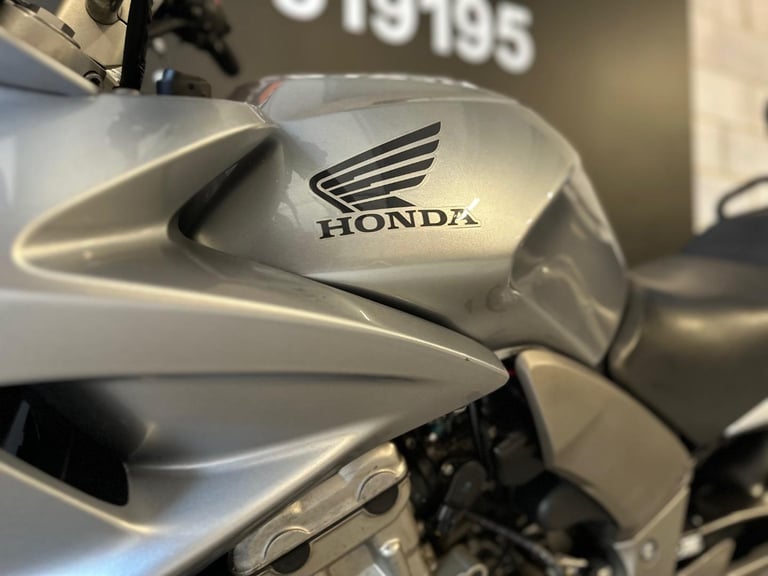 STUNNING 2014/14 HONDA CBF 1000 MOTORCYCLE 