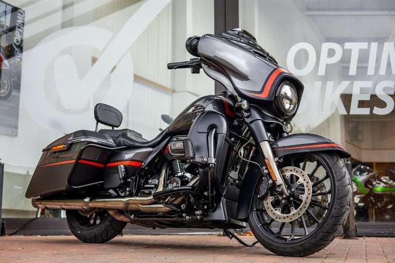 image for Harley-Davidson CVO SPORTGLIDE ! PANNIERS ! STUNNING