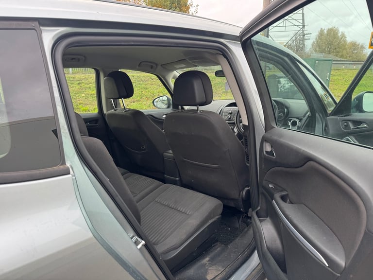 2012 Vauxhall Zafira 1.8i Exclusiv 5dr MPV Petrol Manual