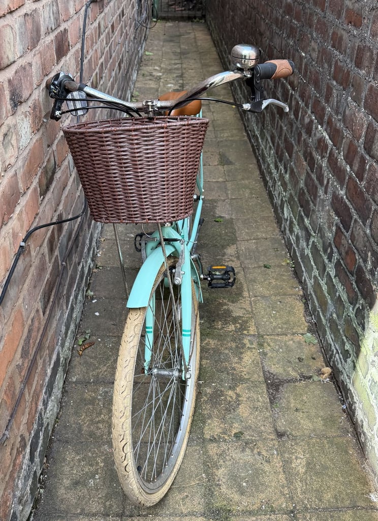 Compass Bike 18-inch frame, hardly used