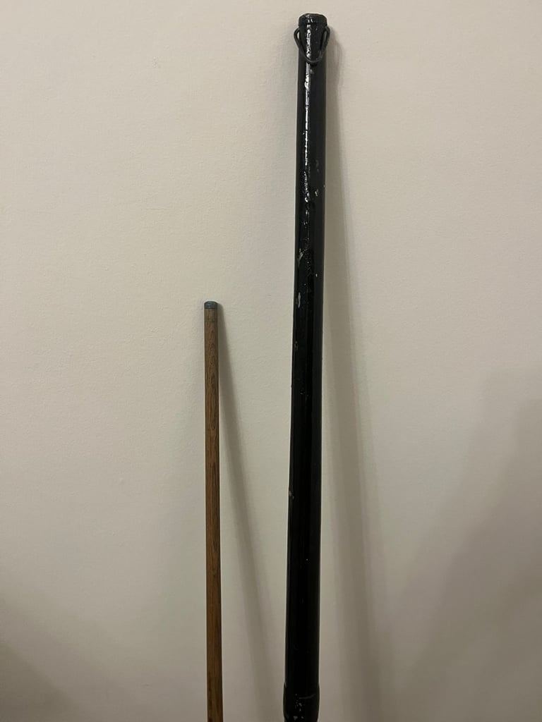 Beautiful One Piece Vintage Ash Snooker Cue & Hard Case