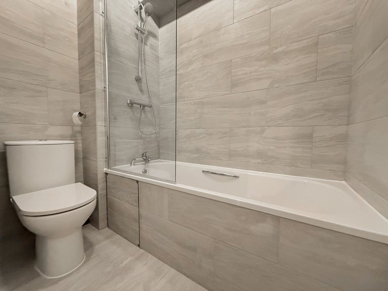 One-Bedroom Flat Spacious. Sutton. SM2 