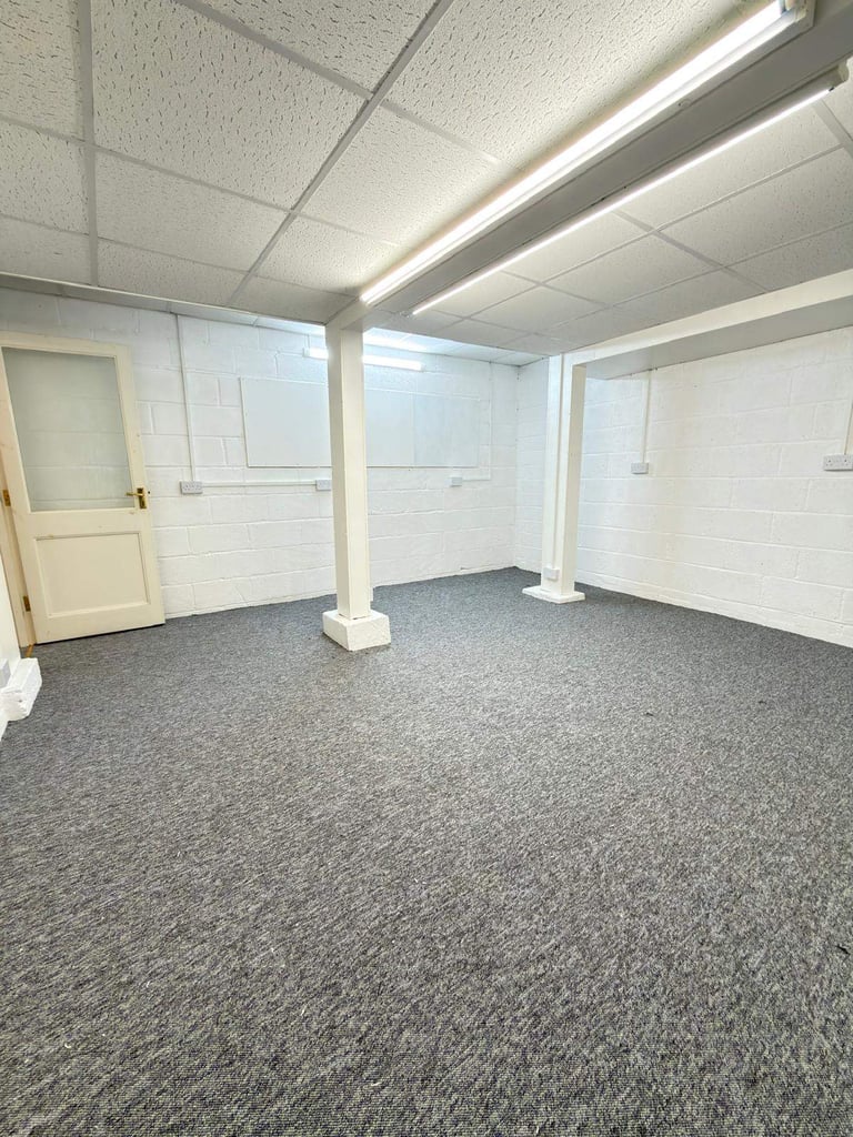 Multi use offices/rooms for business 