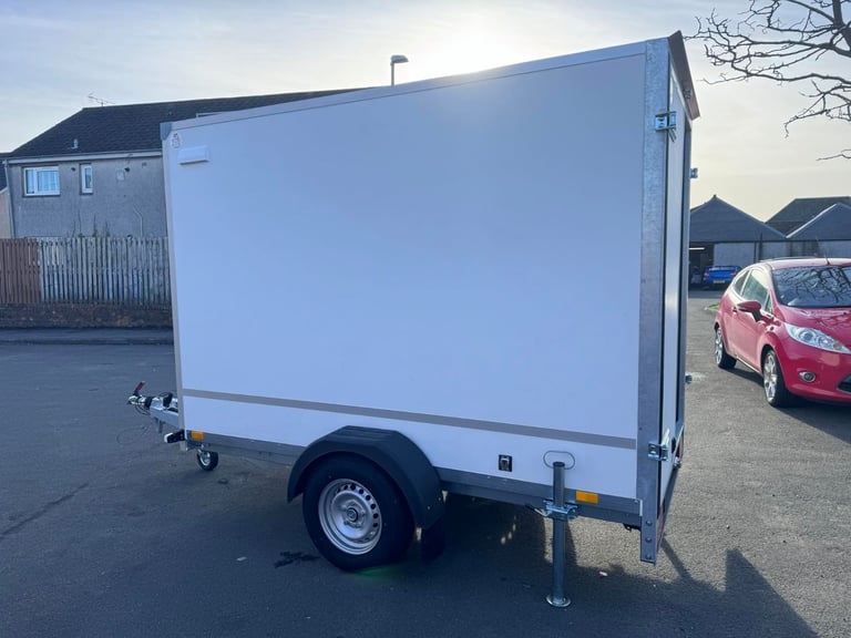 BRAND NEW 8FT X 5FT X 6FT SINGLE AXLE BOX TRAILER WITH BARN DOORS 1300KG BRAKED