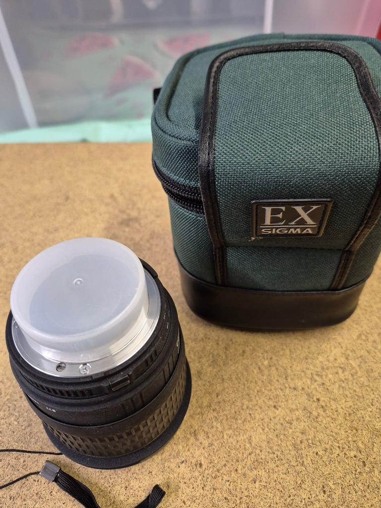 image for Sigma 24mm f/1.8 EX DG prime wide angle lens for Nikon