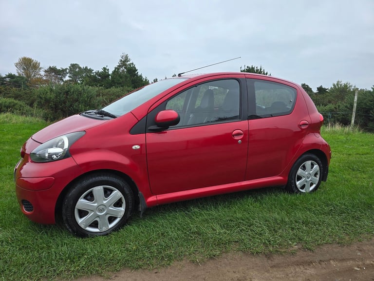image for Toyota, AYGO, Hatchback, 2011, Manual, 998 (cc), 5 doors