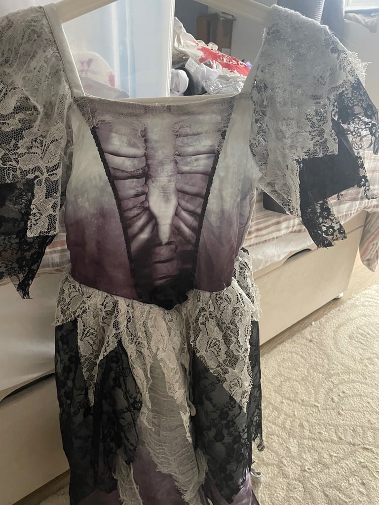 image for Skeleton dress age 9-10