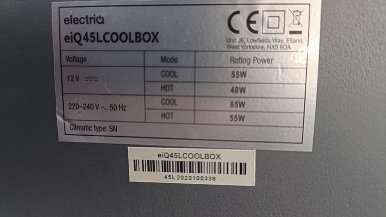 Electriq 45l Portable Coolbox with Wheels in Black (never been used) 