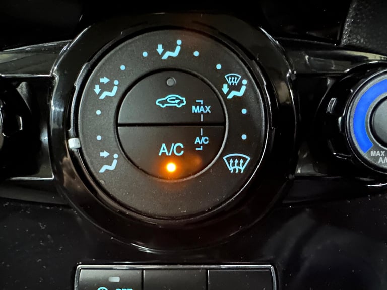 2016 Ford Fiesta 1.0 EcoBoost Zetec 5dr HATCHBACK Petrol Manual