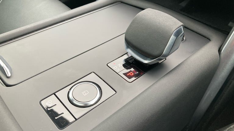 2022 Land Rover Discovery 3.0 D300 R-Dynamic SE 5dr Auto Diesel Station Wagon Station Wagon Diese...