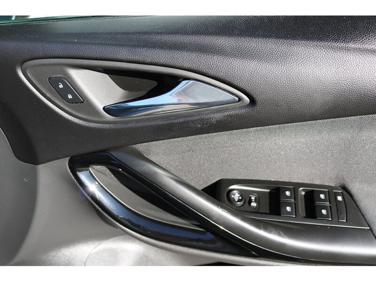 2017 Vauxhall Astra i Turbo SRi Estate Petrol Manual