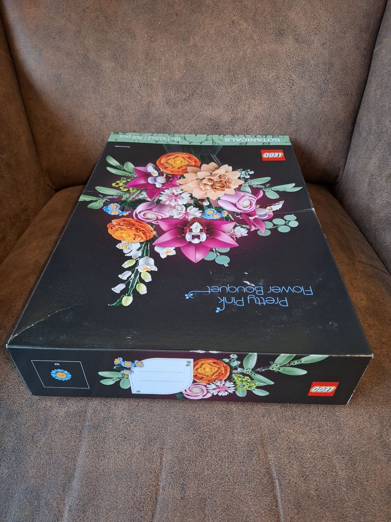 Lego Pretty Pink Flower Bouquet Kit 10342 Botanical Collection 749 pieces NEW