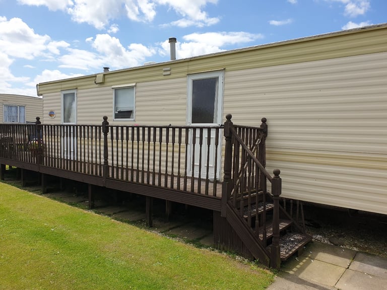 FOR HIRE/RENT/TO LET 8 BERTH 3 BEDROOMED CARAVAN AT CHAPEL ST LEONARDS SKEGNESS (NOT INGOLDMELLS)