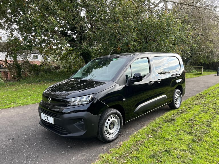 July 2025 Vauxhall Combo 1.5 Turbo D 2300 Pro XLWB Automatic