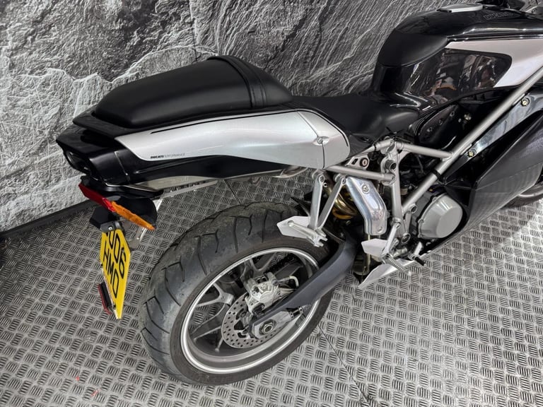 DUCATI 749 DARK 2006