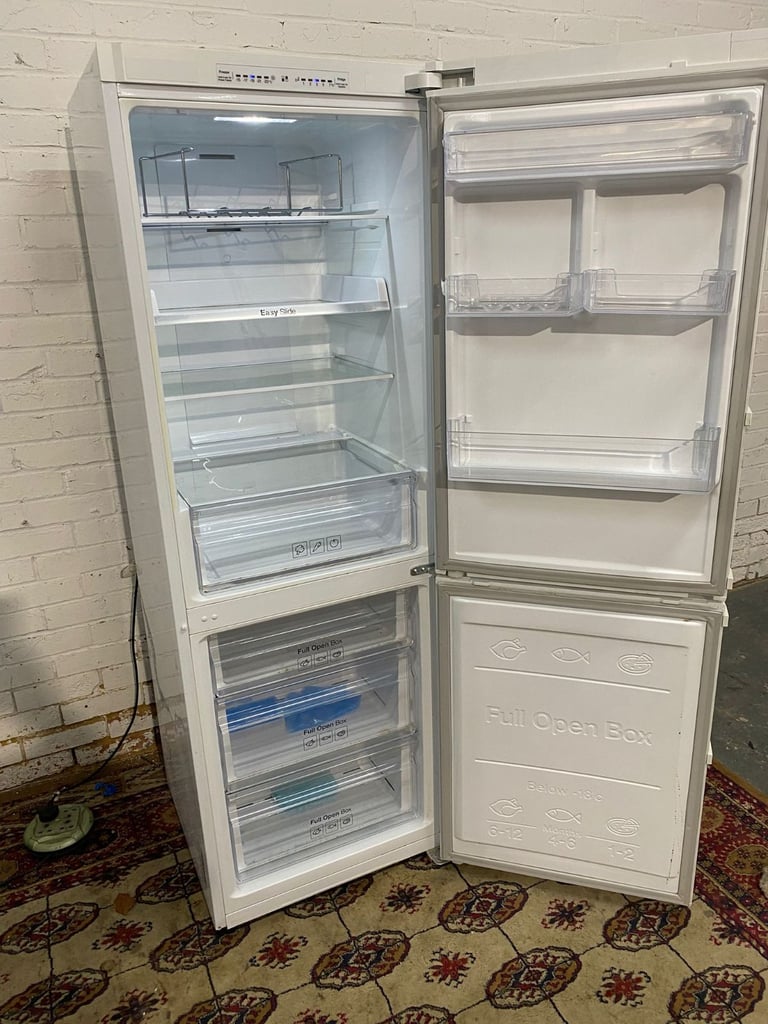 Beautiful Tall Samsung Digital Inverter Fridge Freezer For Sale 