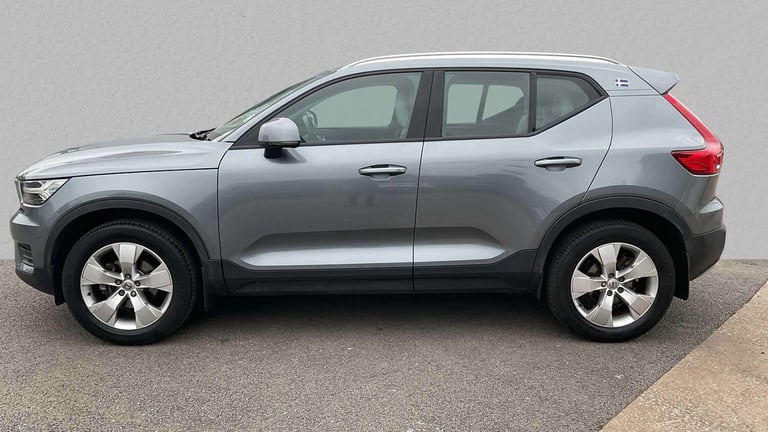  Volvo XC40 1.5 T3 Momentum 5dr Estate Petrol Manual