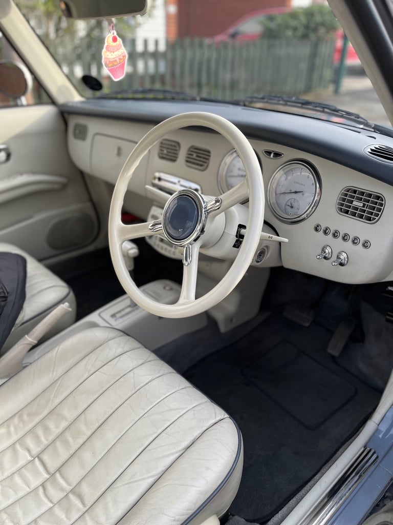 Nissan figaro