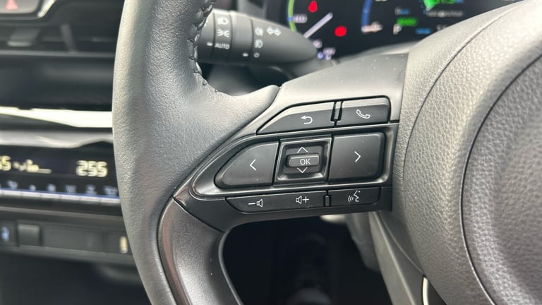 2022 Toyota Yaris Cross 1.5 Hybrid Excel 5dr CVT [Panoramic Roof] Hybrid Estate Estate Hybrid Aut...