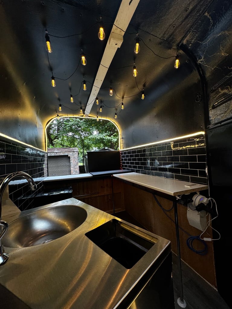 Converted Horsebox Hersteller: KNOTT Gmbh D 83125