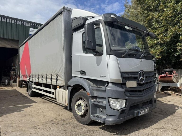 image for 2018 MERCEDES ANTOS 1824 CURTAIN SIDE VEHICLE
