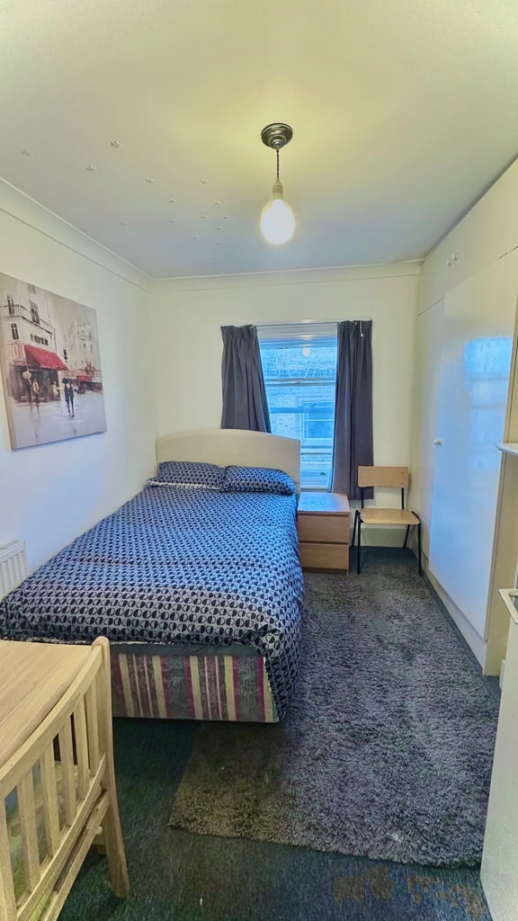 DOUBLE ROOM x RENT - By DJ GYM BOURNEMOUTH - PERMANENT STAY