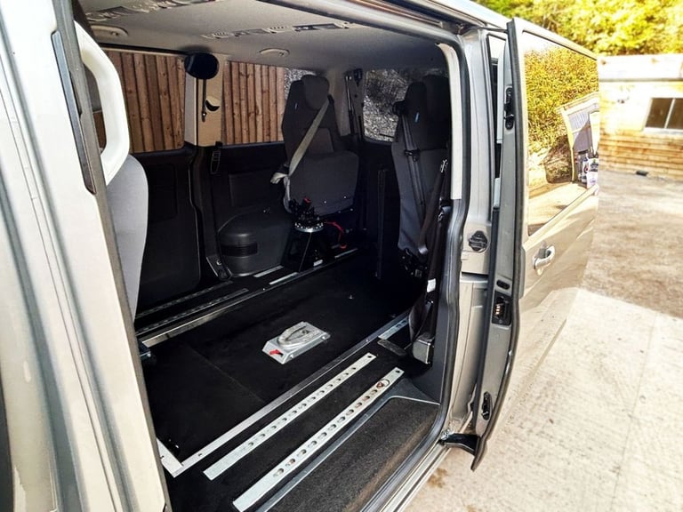 2015 Volkswagen Transporter 4 Seat Auto Driver Transfer Wheelchair Accessible Disabled Access Veh...