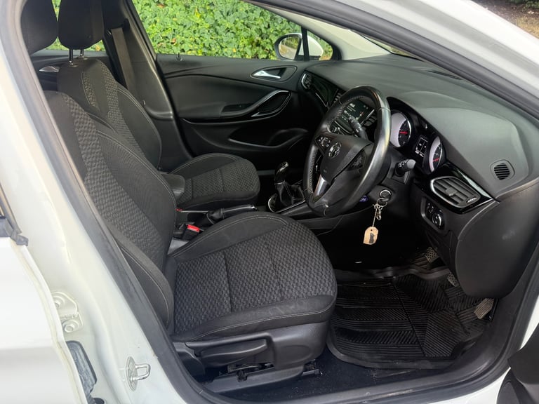 Vauxhall, ASTRA, Estate, 2018, Manual, 1399 (cc), 5 doors