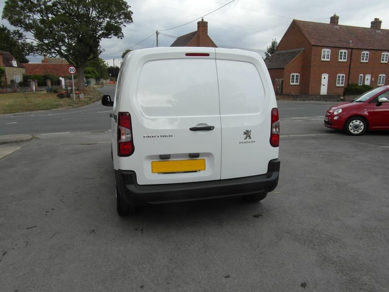 2021 Peugeot Partner 1.5 HDi  Pro  ( NO VAT ) Hdi SWB L1 Car Derived Van Diesel Manual