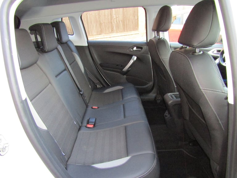 2019 Peugeot 2008 1.2PURE TECH ACTIVE EURO6 5DR PETROL LEFT HAND DRIVE Estate Petrol Manual