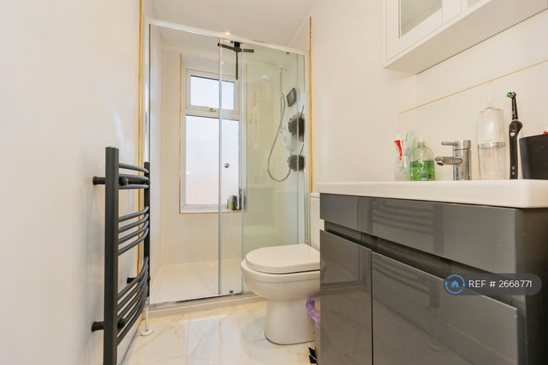 6 bedroom house in Braemar Road, Manchester, M14 (6 bed) (#2668771)