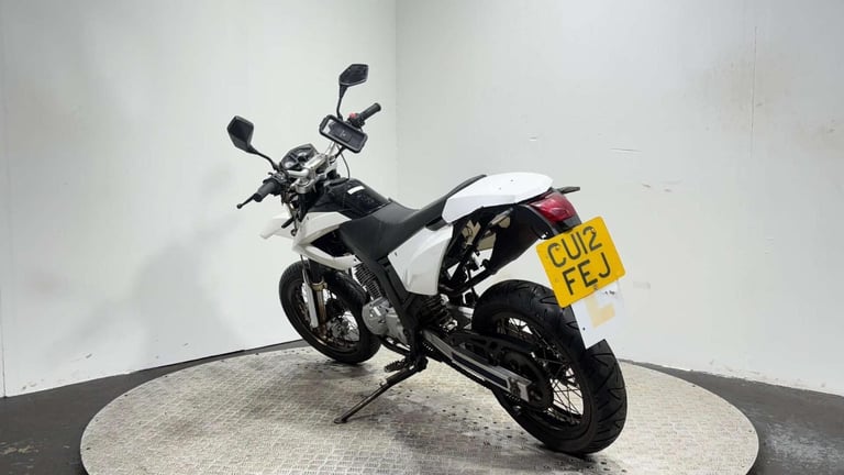 Ajs JSM 2012 2K NON RUNNING PROJECT BIKE SUPERMOTO 125CC LEARNER