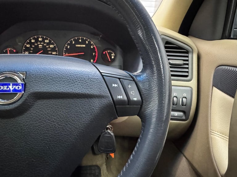 2002 Volvo S60 2.0T S 4dr SALOON Petrol Automatic